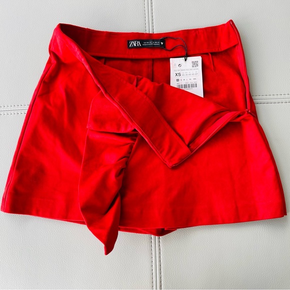 NWT! ZARA Faux Suede Asymmetrical Ruffle Skort Shorts Mini Skirt in RED Size XS - Picture 7 of 16
